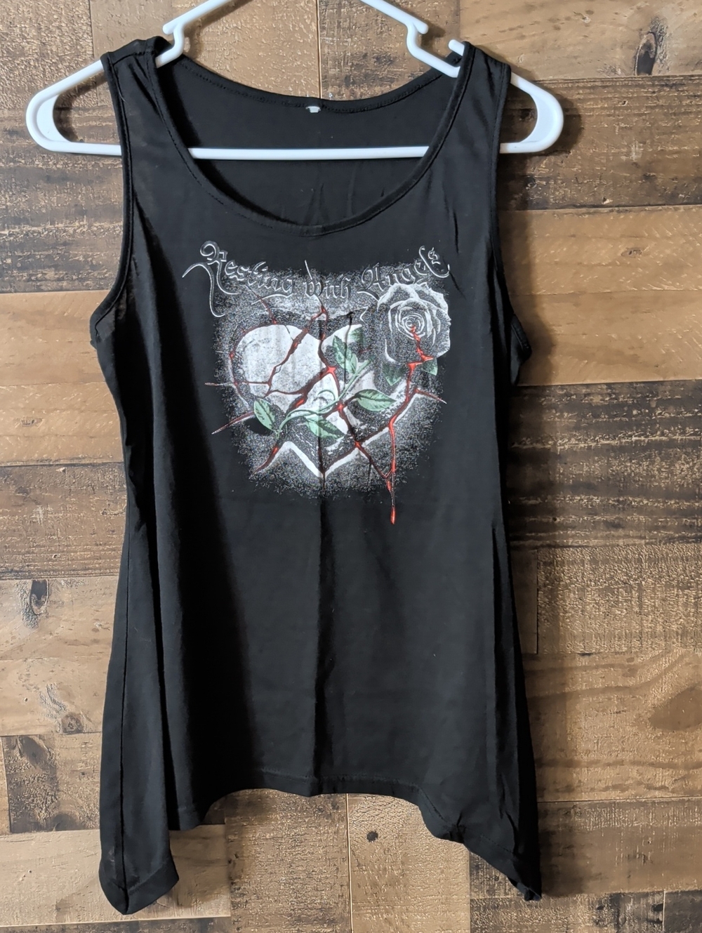 Black Graphic Sleeveless Women's Tank Top with Rose Detail